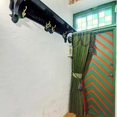 Cozy Old Town Historic House Apartment