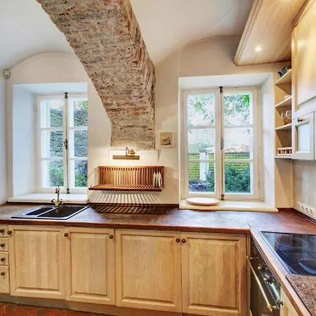 Cozy Old Town Historic House Apartment *