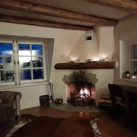 Cozy Old Town Historic House Апартаменты *