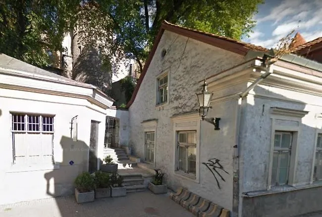 Cozy Old Town Historic House Apartment