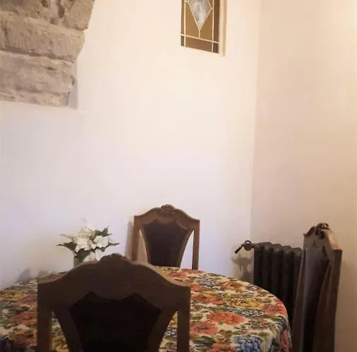 Cozy Old Town Historic House Apartment