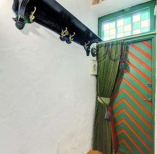 Cozy Old Town Historic House Апартаменты